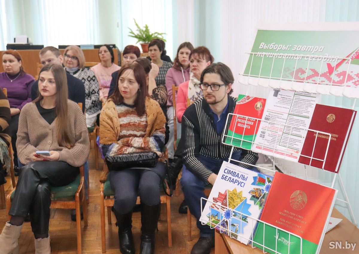 На диалоговой площадке в Светлогорске рассказали о новациях в Трудовом  кодексе и особенностях проведения предстоящей избирательной кампании -  ГОМЕЛЬСКОЕ ОБЛАСТНОЕ ОБЪЕДИНЕНИЕ ПРОФСОЮЗОВ